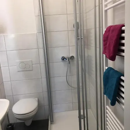 Luv - Alte Schule * Glowe